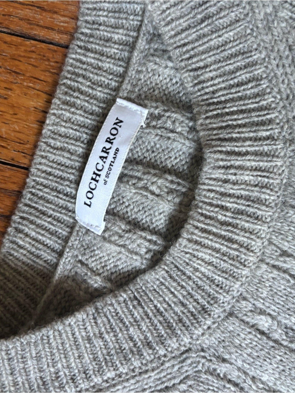 Lochcarron of Scotland 100% wool cable Knit Crewneck Sweater Heathered grey XL - Picture 5 of 6